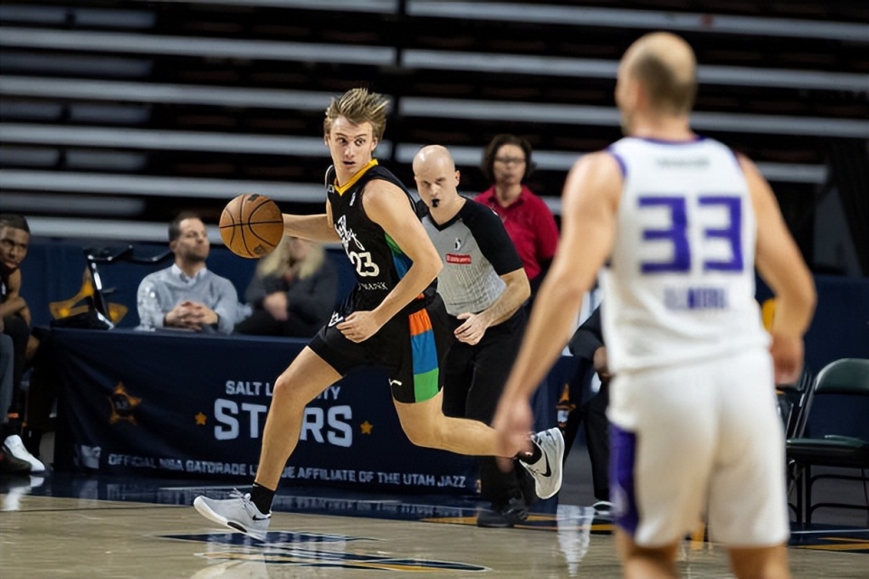 球员状态的, 在大急流城, 他在进攻端 球员状态的, 在大急流城, 他在进攻端